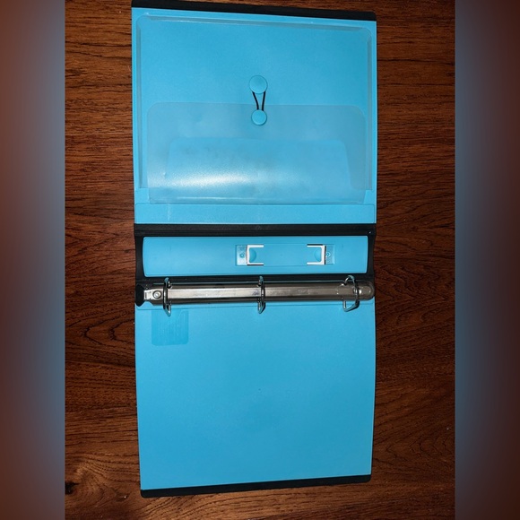 staples binder - Picture 2 of 2